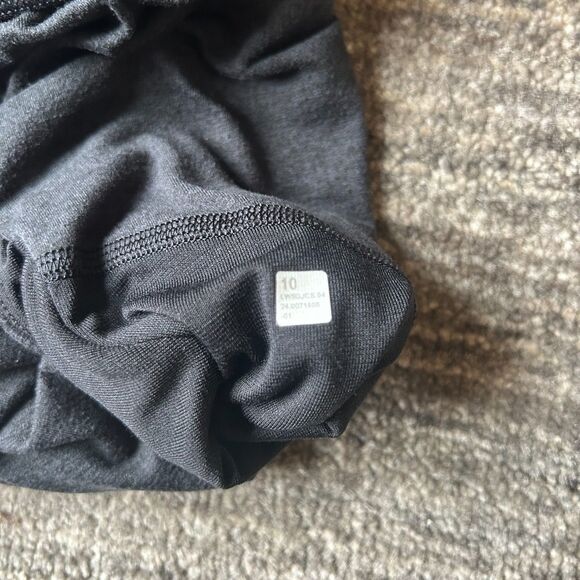 Lululemon Soft Sueded High-Rise Tight / Legging, Grey, Side Pockets, Size 10 - Picture 5 of 6